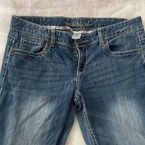 Maurices Women's Blue Jeans 9/10 Long